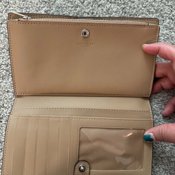 Coach Wallet Light Purple - Picture 2 of 3